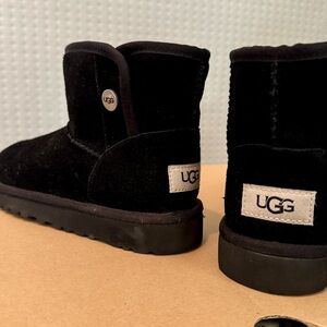 UGG Kids Black Suede Boots